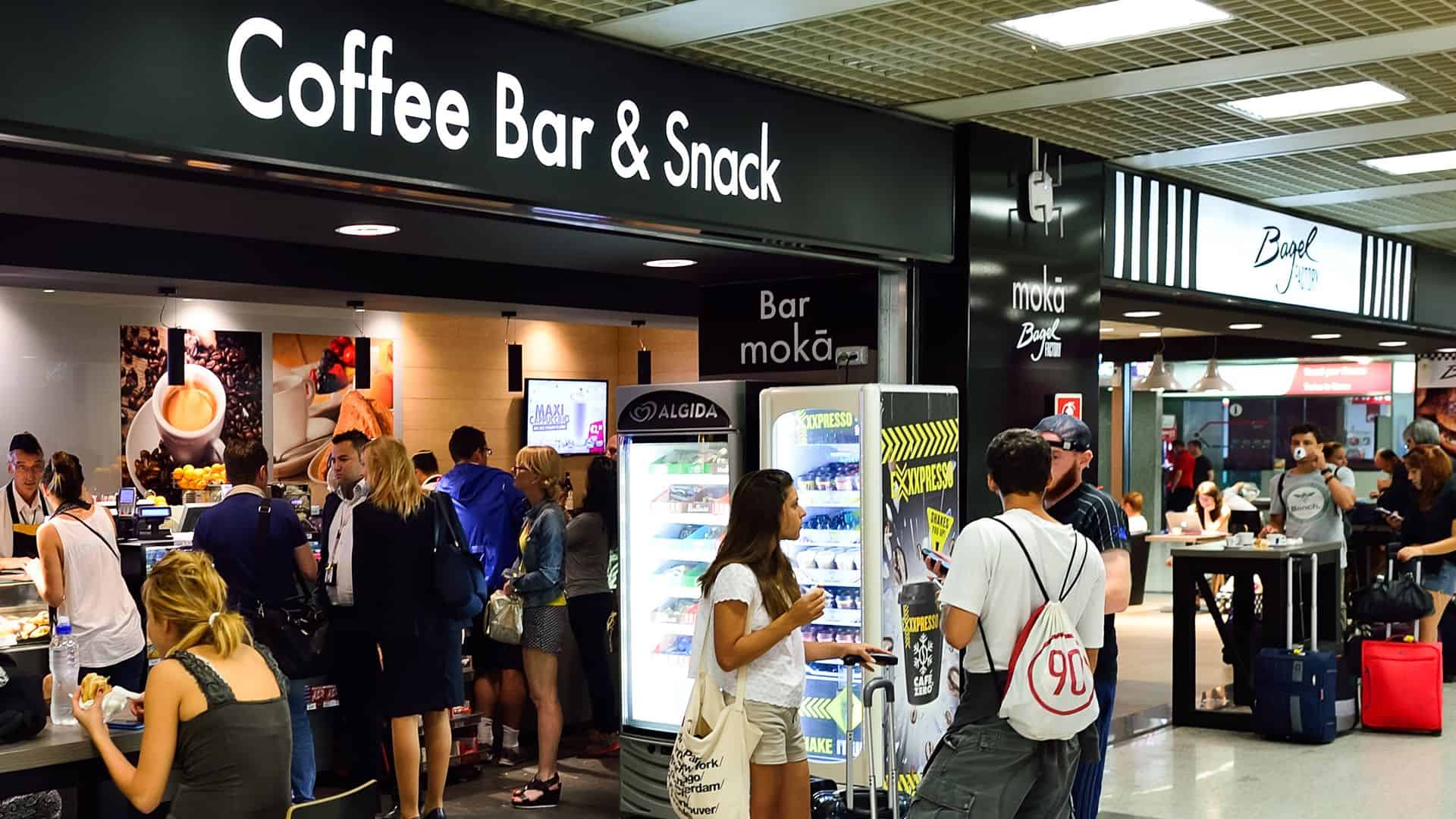 The food court in Fiumicino Airport.